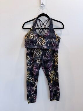 Constantly Varied Gear Leggings and Sports Bra Set Size Medium Activewear Gym